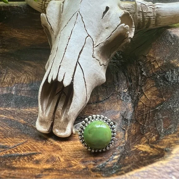 Sterling Silver Kingman Turquoise Ring Size 7.75 Green Round Cabochon Southwest - Picture 9 of 13